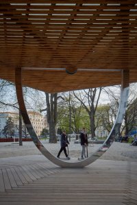 Park na Moravském náměstí, Consequence Forma: Pohled na kavárnu