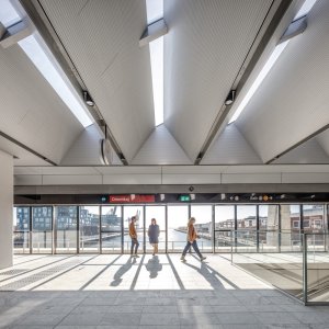 Stanice metra Orientkaj v Kodani od studií COBE + ARUP