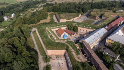 Oživení pevnosti Josefov, ateliér SVIŽN: IV. Bastion po částečné obnově