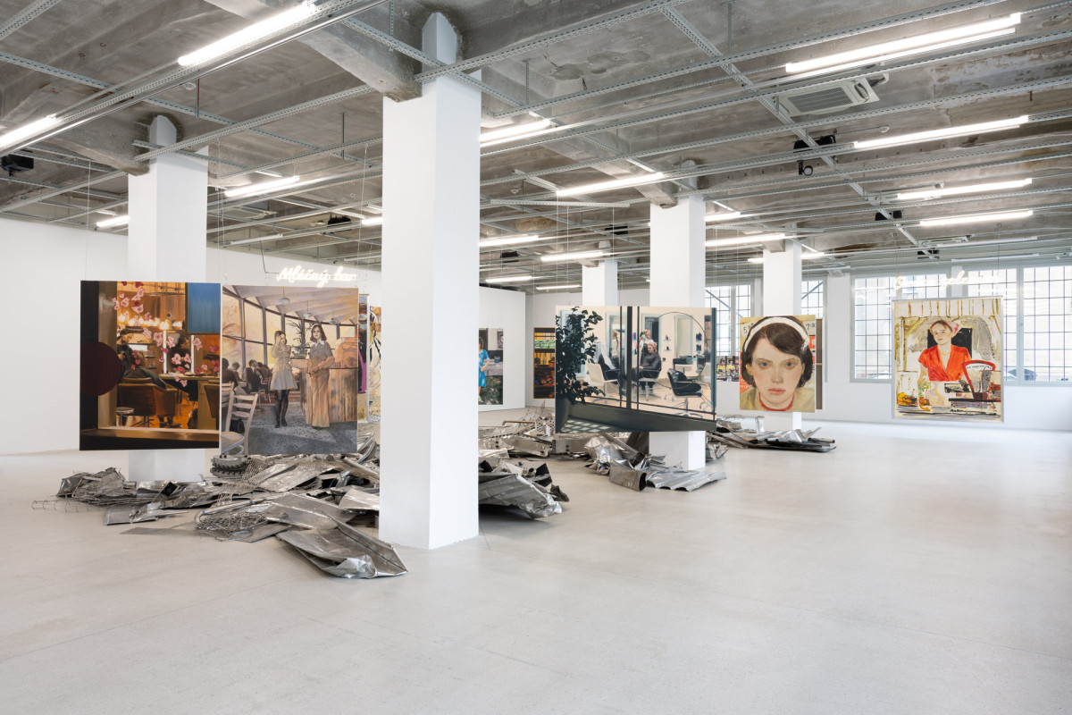 Galerie Telegraph se rozkládá na ploše 350 m² v přízemí rozsáhle zrekonstruované bývalé továrny na telefonní přístroje. 