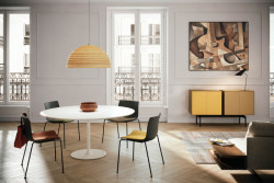 Konsepti vybralo inspirativní kolekce z milánského veletrhu Salone del Mobile. (na obrázku židle značky Arper)