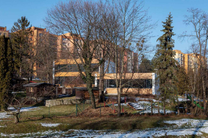 Rekonstrukce fasády MŠ Ignáce Šustaly v Kopřivnici od Kamil Mrva Architects