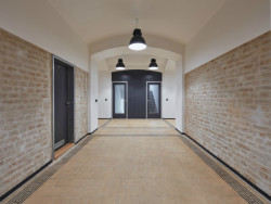 Výukové centrum VŠPJ, Qarta Architektura