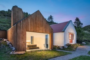 Rust-ic House, Urban Agency