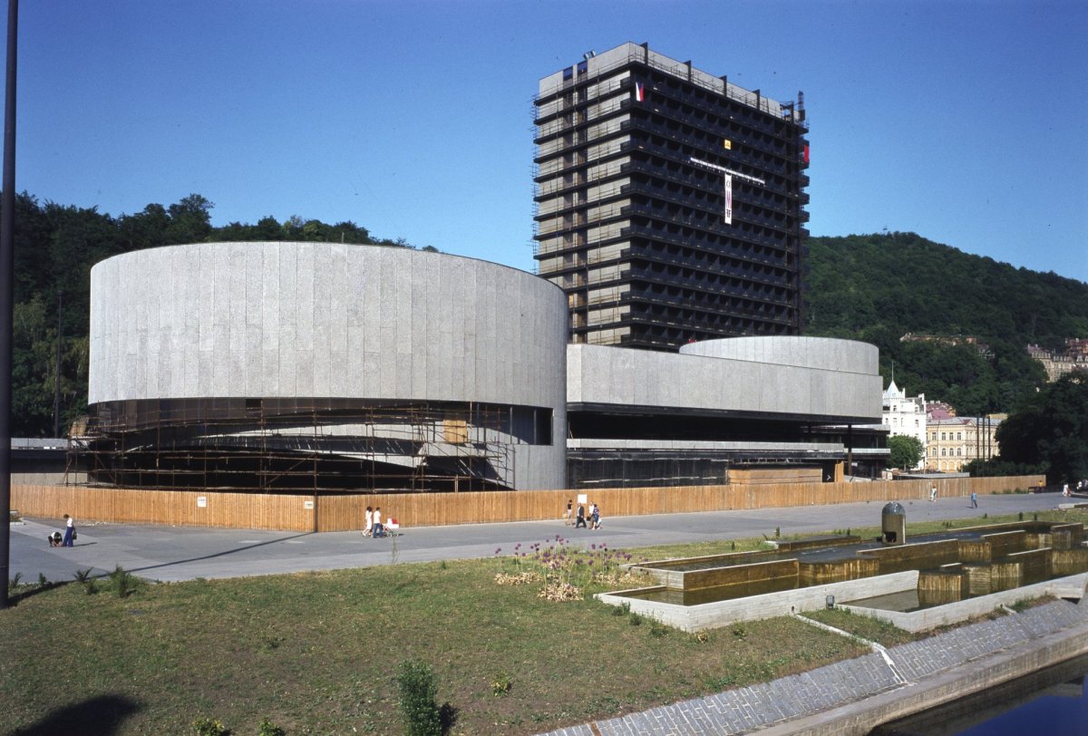 Hotel a festivalový palác Thermal v Karlových Varech