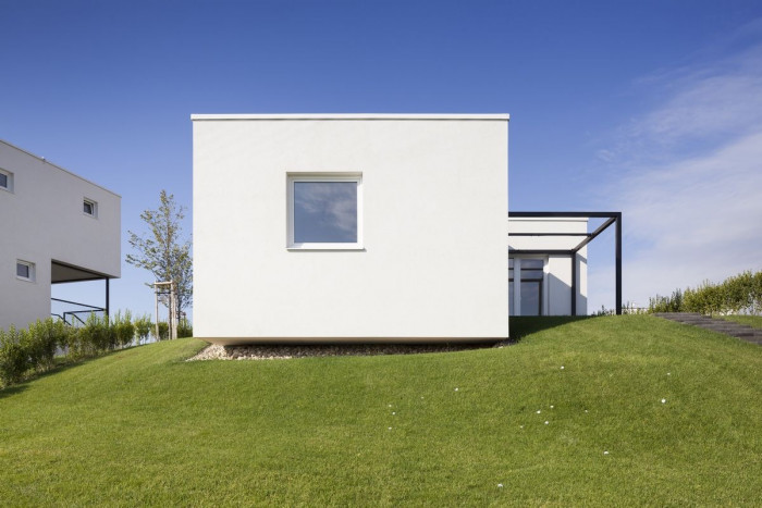 Obydlí v objetí golfu, 3x3,