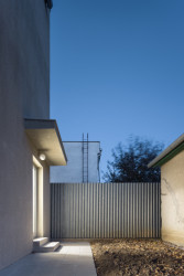 Rekonstrukce rodinného domu v Šaĺe na Slovensku od Bakyta architekti