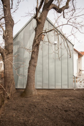 Obecní knihovna ve Statenicích, majo architekti / Jan Jaroš, Martin Poláček.