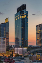 Panorama polské Varšavy se rychle mění. Pojďme se podívat na jednotlivé budovy nového administrativního bloku ve Varšavě. (na fotografii UNIT)