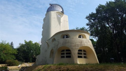 Einsteinova věž, Erich Mendelsohn