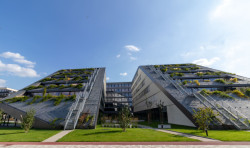 Studio SCHINDLER SEKO ARCHITEKTI navrhlo novou administrativní budovu DOCK IN FOUR na rozhraní Karlína a Libně