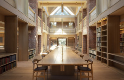 Nová knihovna při Magdalene College Cambridgeské univerzity od Niall McLaughlin Architects