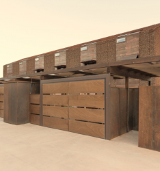 Šest řadovek ve starobyle stodole v Sesto San Giovanni