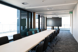  Vyšší patra zaujímají soukromé kanceláře (Textilia – zreknstruovaná ikona Ostravy; Master Design)