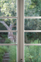 Rekonstrukce prvorepublikové vily v Praze od No Architects