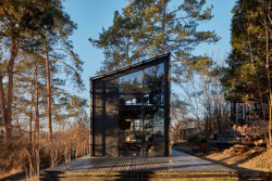 Jiří Zhoř: Dům v osadě Údolí slunce