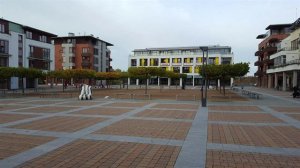 Dolní Břežany, nové náměstí – foto