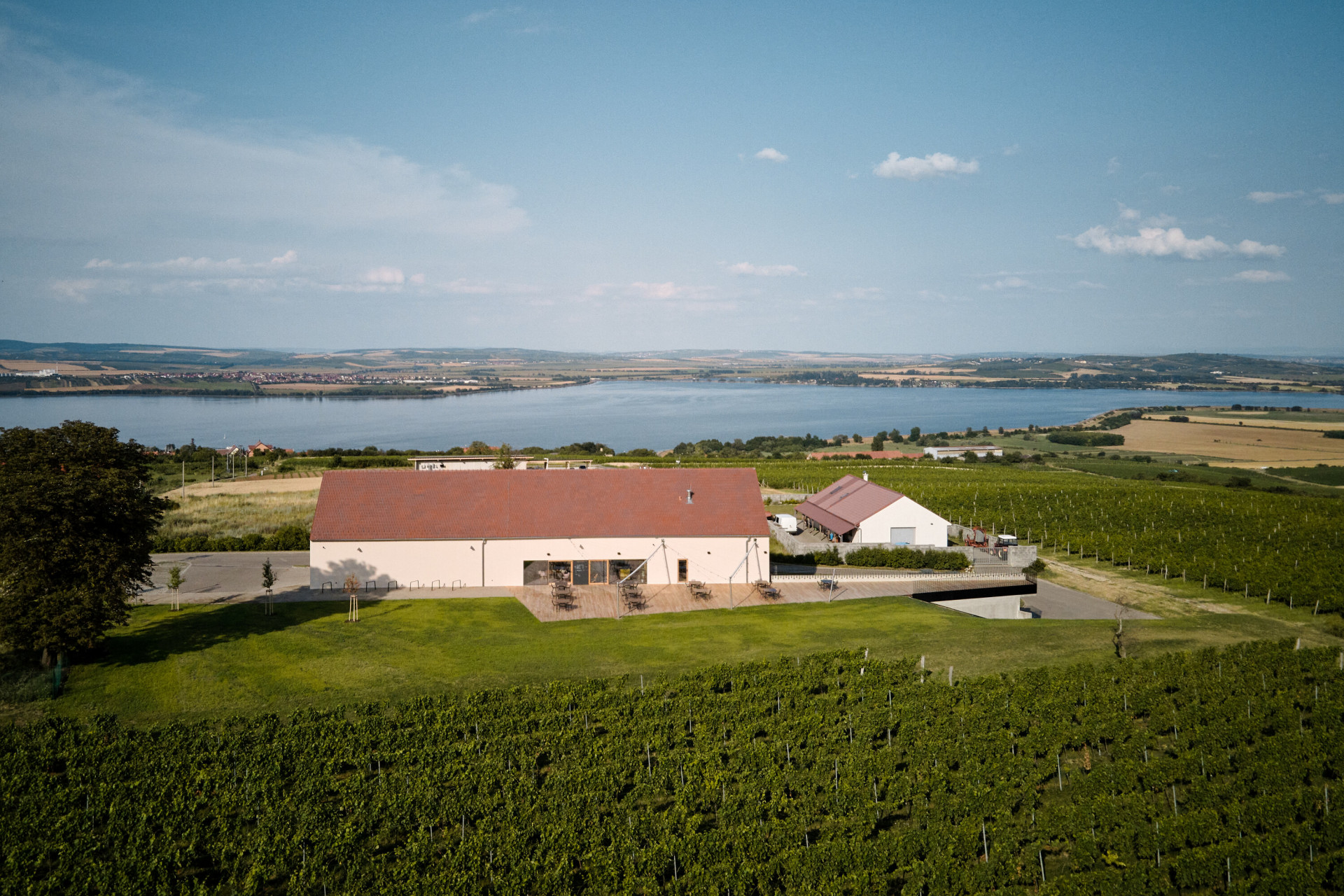 Nový wine bar Reisten v Pavlově od studia ORA