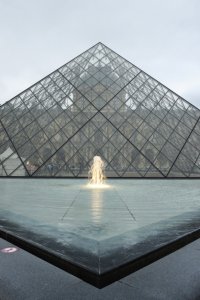Le Grande Louvre v Paříži, I.M. Pei.