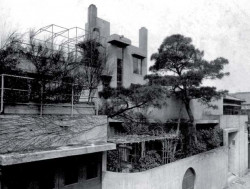 Obr. 2: Vila Reinanzaka - foto