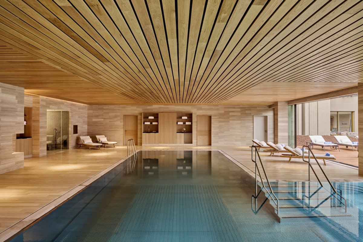 Nové spa v hotelu Fairmont Golden Prague: bazén, vířivka, sauny i umění