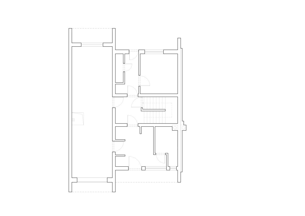 Půdorys 1. nadzemní podlaží - původní stav (Řadový dům v Čimicích, Plus One Architects)