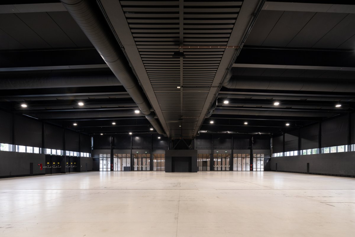 Pavilony fungují jako univerzální černý box. Je možné je využívat na natáčení, konference, výstavy i veletrhy. (Rekonstrukce Křižíkových pavilonů na Výstavišti)