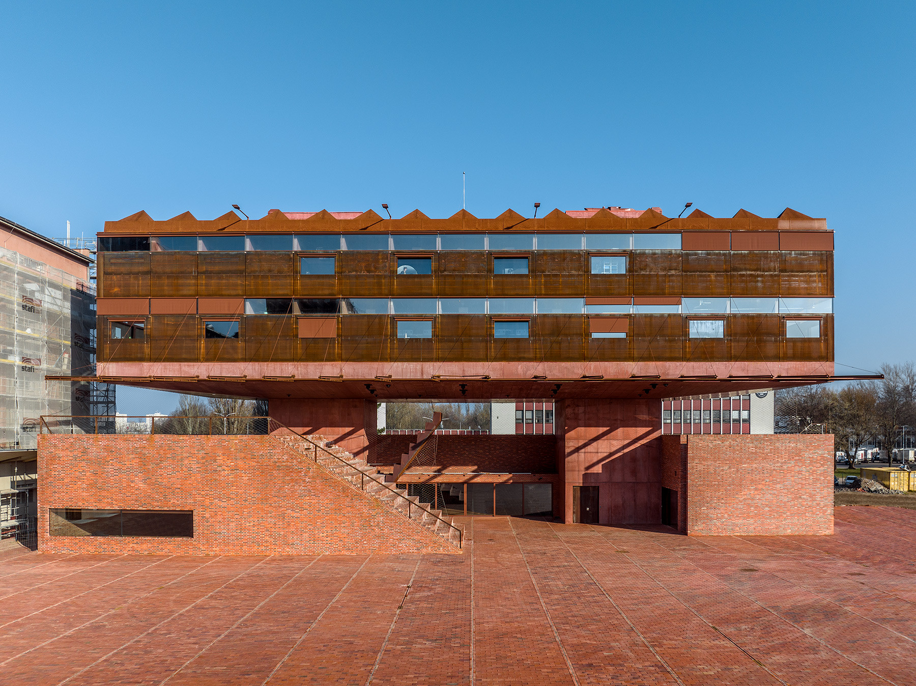 Centrálních polytechnických dílen a Galerie města Pardubic od Šépka architekti