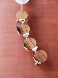 Společnost mmcité nabízí nábytek a mobiliář z jatoby s označením FSC. Díky tomu splňuje nejpřísnější kritéria pro její těžbu v amazonském pralese.