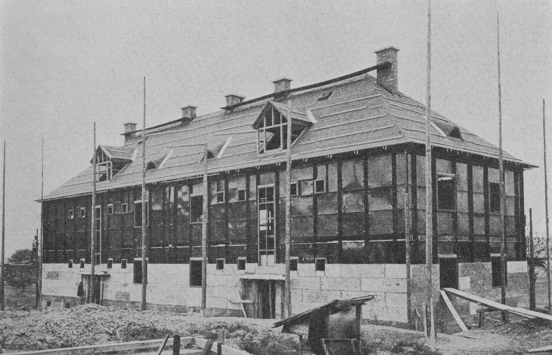 Stavba sídliště ve Frýdku-Lískovci.