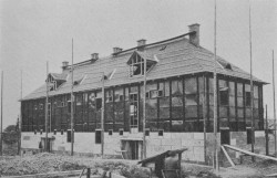 Stavba sídliště ve Frýdku-Lískovci.