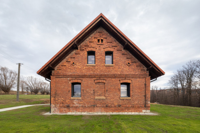 Rekonstrukce firemního sídla mmcité+ v Mazančowicích v Polsku od Kamil Mrva Architects