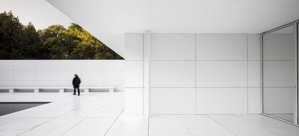 Mies Missing Materiality