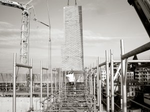 Kotvení prefabrikovaných pilastrů přímo na stavbě