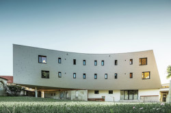 Architekti ze studia Nussmüller Architekten navrhli nové studentské koleje v rakouském Leobenu