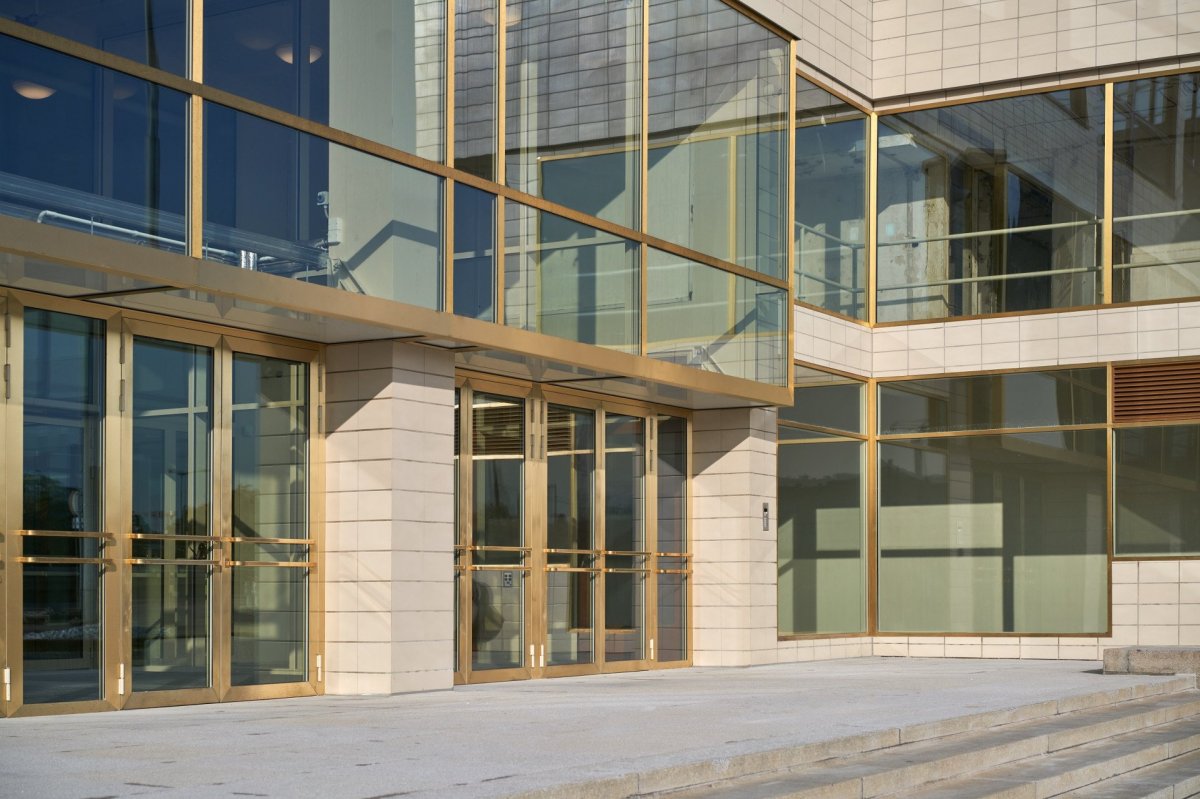 Budova Elektrických podniků v Praze-Holešovicích po rekonstrukci od studia TaK Architects