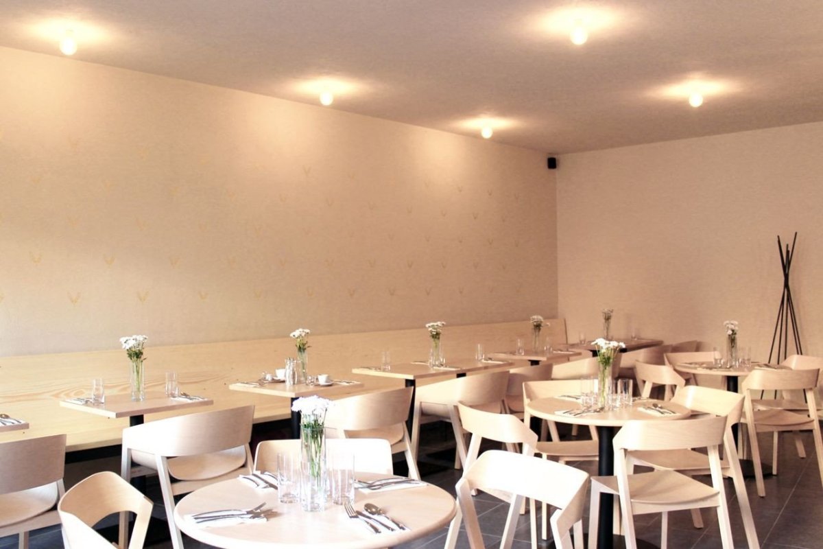 Zavoral Architekt, HAVRAN café—steak—bar – foto