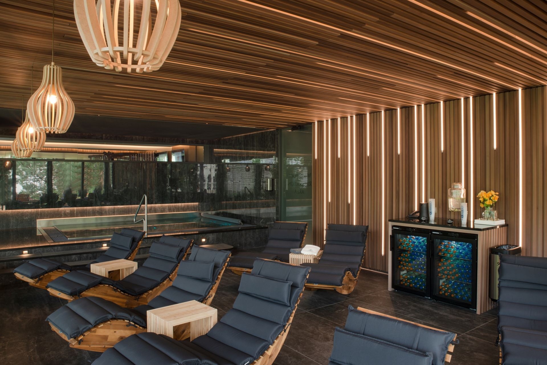 Relaxační zóna s nerezovou vířivkou IMAGINOX v hotelu Hraniční zámeček