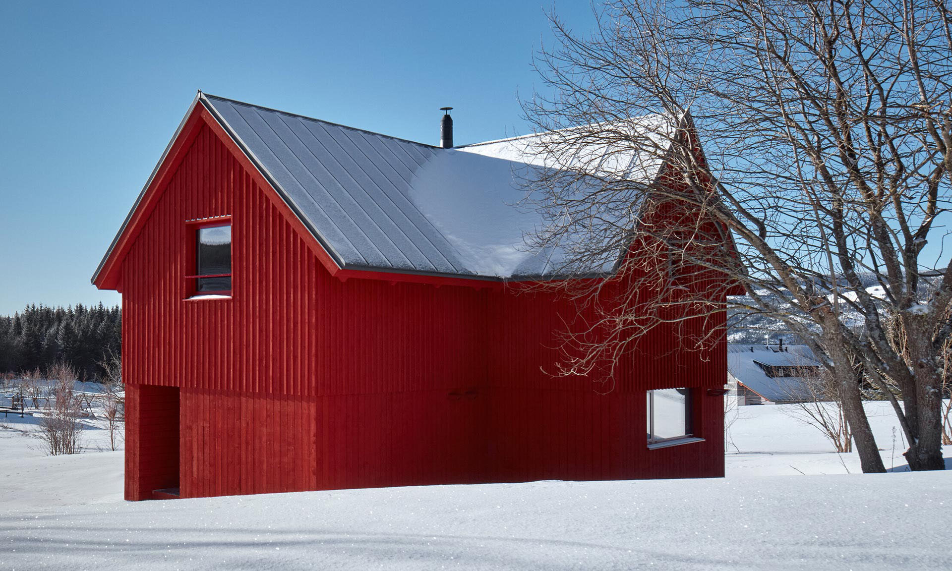 Hlavní cena Krkonošské ceny za architekturu 2024 byla udělena horské chatě Bučina v Malé Úpě, za jejímž návrhem stojí Pavel Čermák ze studia ADR.