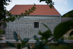 Proměna hospodářské usedlosti s mlýnem na Slovensku od RDTH architekti