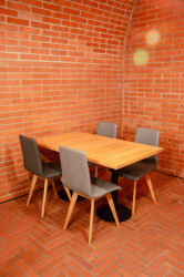 Vinařství Thaya od Jakub Cigler Architekti na jižní Moravě