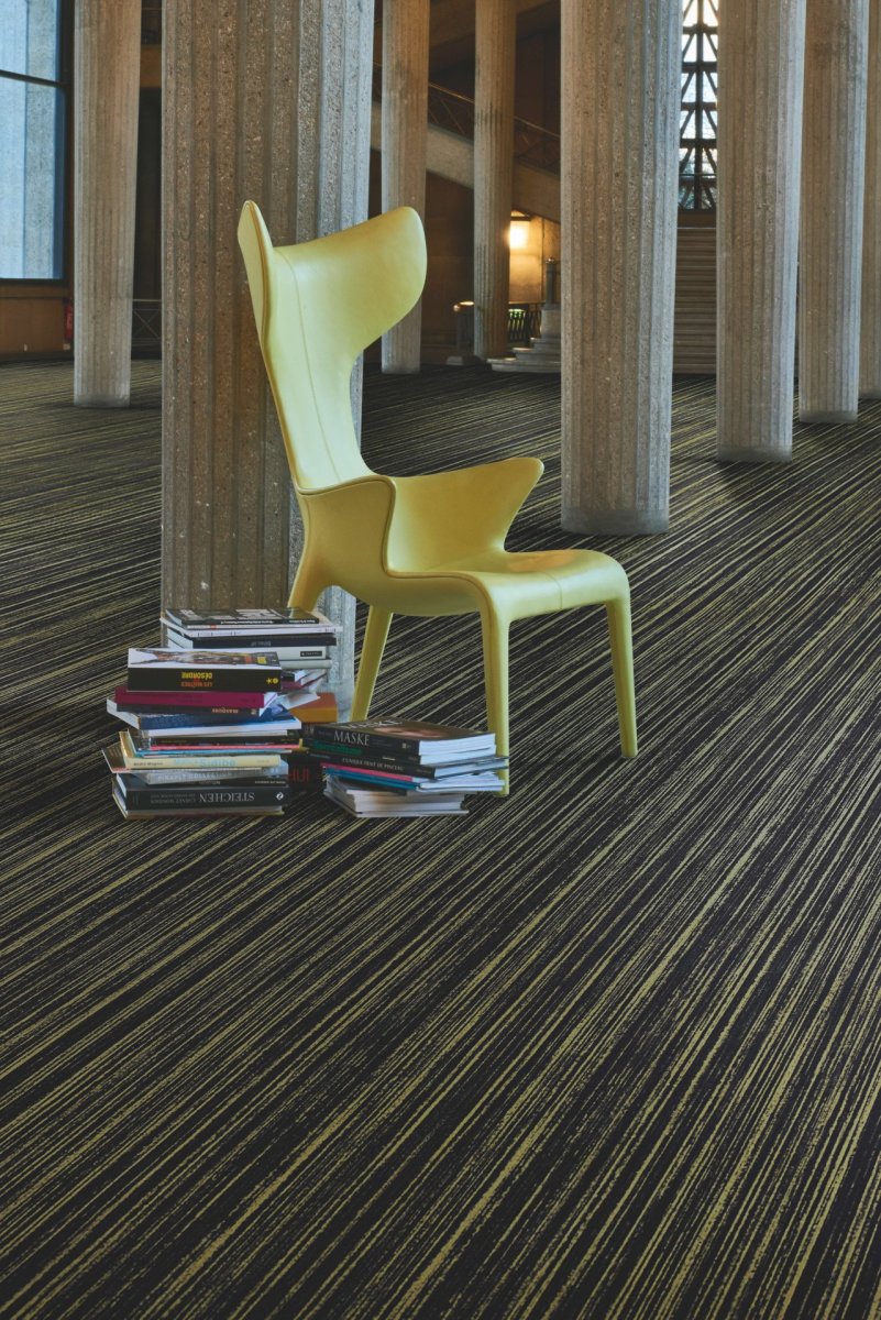 Na hustý sametový povrh krytiny Flotex je možné vytisknout libovolný design. Flotex Philippe Starck dekor Twilight 333016 antique.
