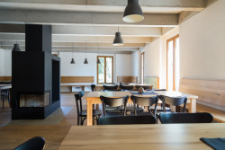 Rekonstrukce hospody se sálem v Máslovicích, Bod Architekti