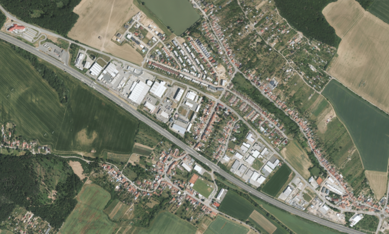 Popůvky u Brna, 2021. Přibývá hal, rodinných domů i obyvatel, teď je jich už 1700.