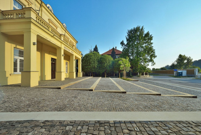 FAM Architekti, Revitalizace předprostoru Městského domu a Divadla J. Kašky – foto
