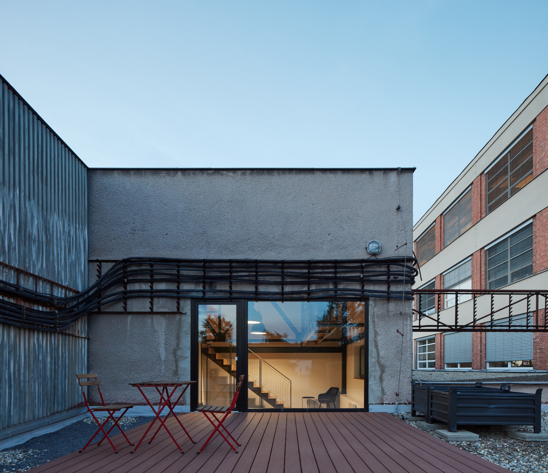 Konverze průmyslového objektu na kreativní prostor Barevna