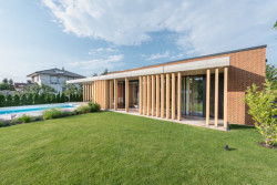 Dom s kamenným pátiom, Beef architekti