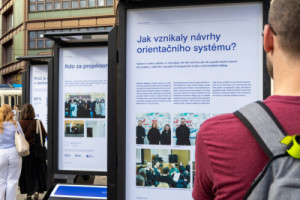 Cílem je vyvinout funkční a přehledný navigační systém pro nemocnice.