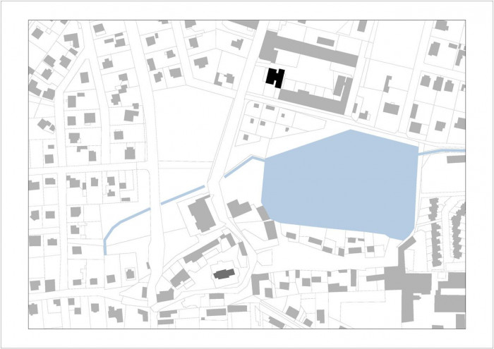 Architekt Ondřej Tuček, Přístavba a rekonstrukce obecní školy Hovorčovice, situace – foto