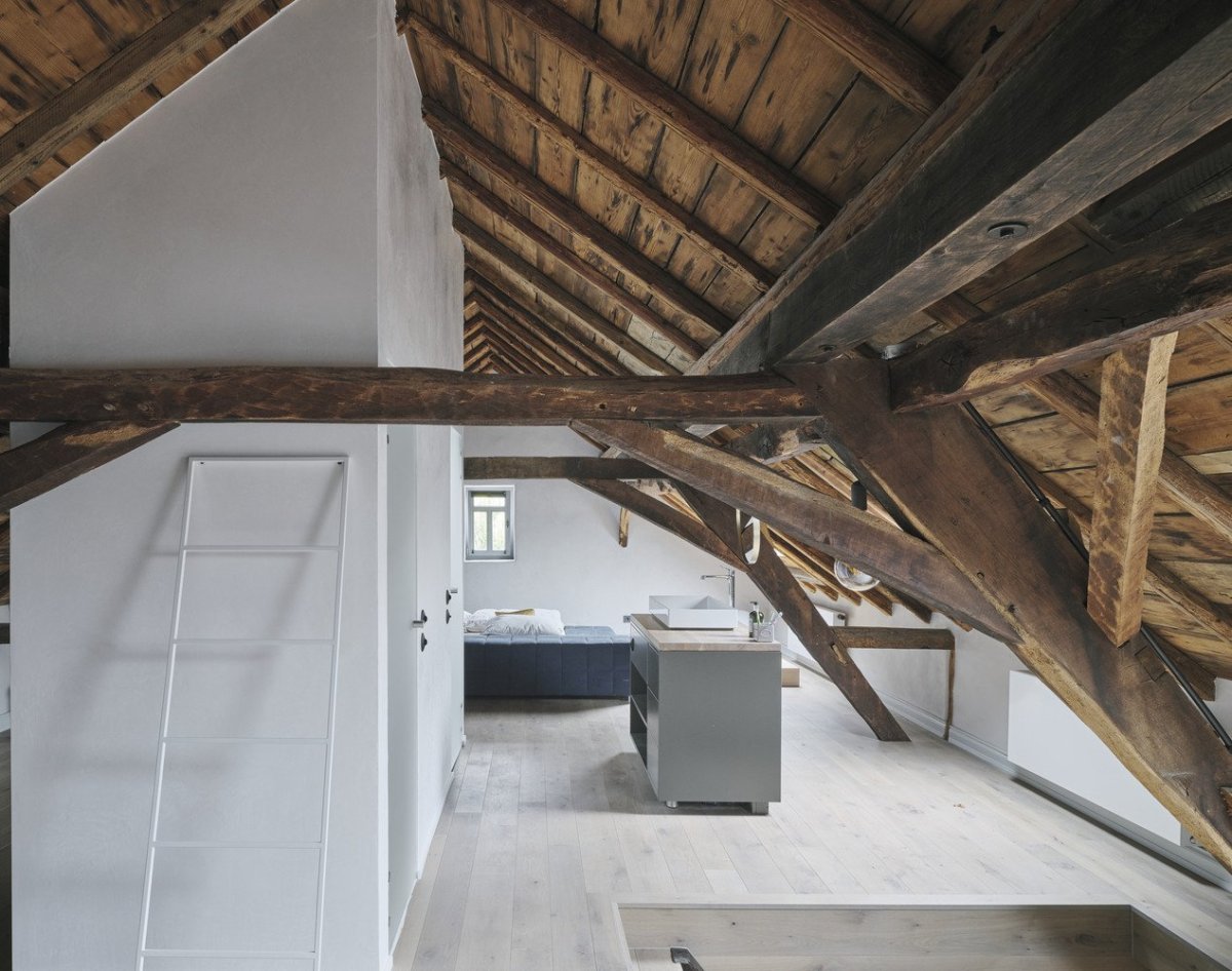 Architekt Marc Flick zrekonstruoval zchátralý dvůr v západním Německu